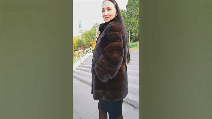 5  Шуба из натурального меха норки.
