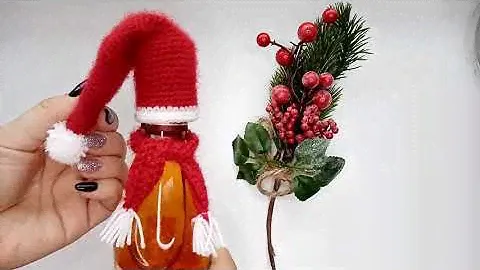 Новогодняя шапочка на бутылку / Колпачок на бутылку шампанского / Новогодний декор  / Новый 2021 год