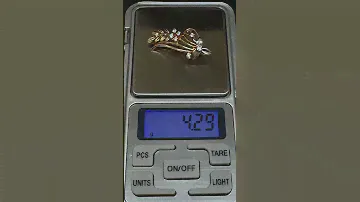 Золотая брошь «Колос» с фианитами