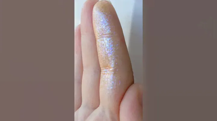 Неординарная личность #таммитанука #свотчи #пигменты #makeup #sparkle #аналогилюкса #косметика