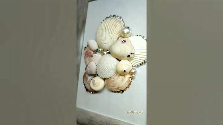 Картина украшенная ракушками, стразами и жемчугом. #handmade #стразы #инкрустациястразами